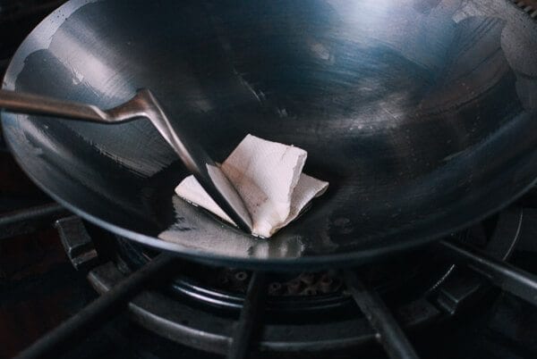How to Season a Wok and Daily Wok Care by jcghk.dfhdjkvfj.cf