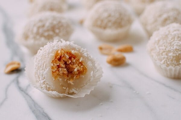 Coconut Peanut Mochi (糯米糍), by jcghk.dfhdjkvfj.cf