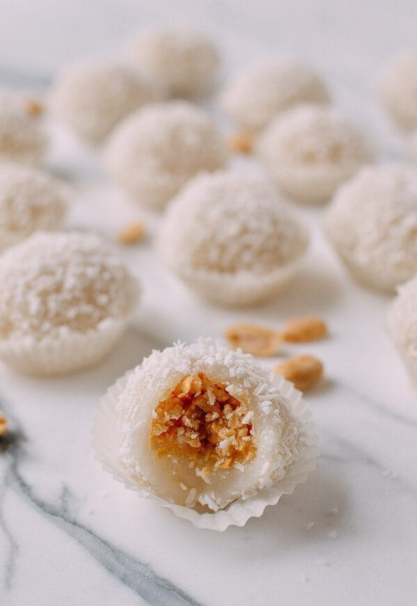 Coconut Peanut Mochi (糯米糍), by jcghk.dfhdjkvfj.cf