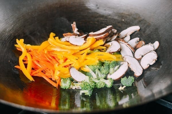 Vegetarian Singapore Noodles, by jcghk.dfhdjkvfj.cf