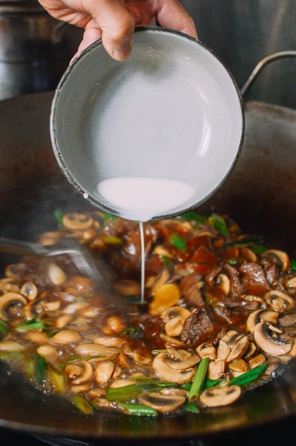 How to Use Cornstarch in Chinese Cooking