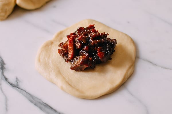 Chinese Pineapple Buns with Roast Pork Filling, by jcghk.dfhdjkvfj.cf