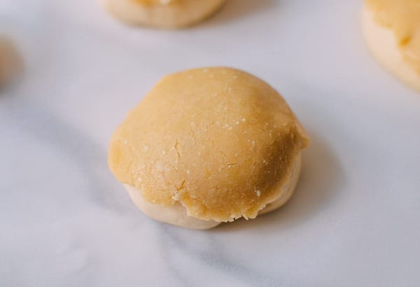 Chinese Pineapple Buns with Roast Pork Filling, by jcghk.dfhdjkvfj.cf