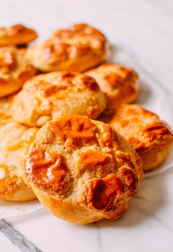 Chinese Pineapple Buns with Roast Pork Filling, by jcghk.dfhdjkvfj.cf