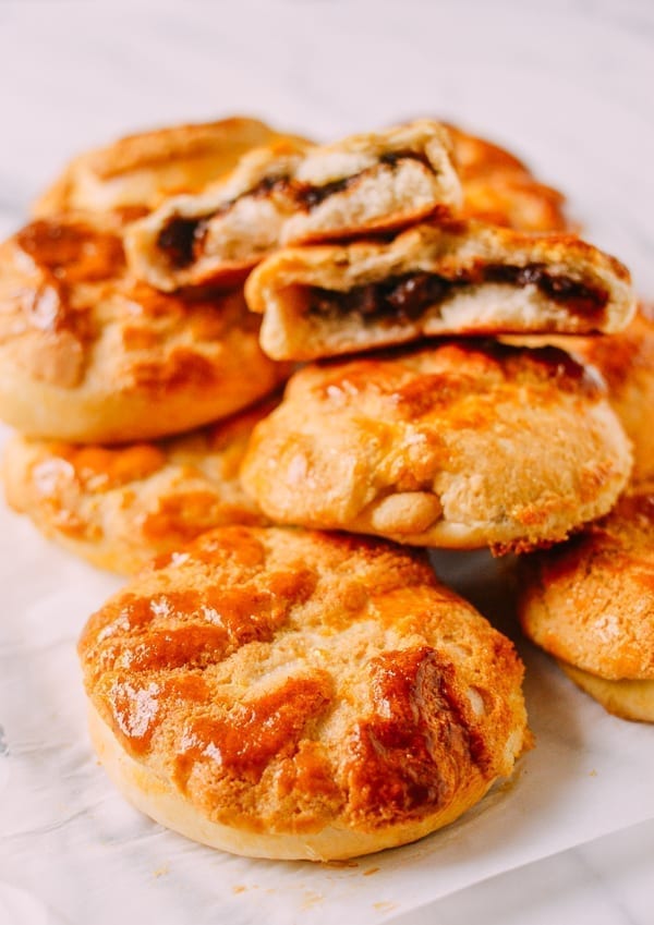 Chinese Pineapple Buns with Roast Pork Filling, by jcghk.dfhdjkvfj.cf