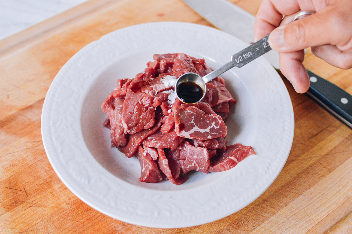 adding oyster sauce marinade to beef by jcghk.dfhdjkvfj.cf
