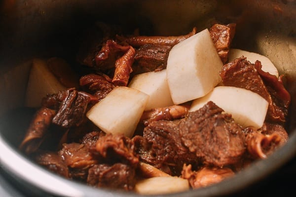 Cantonese Instant Pot Braised Beef with Radish, by jcghk.dfhdjkvfj.cf