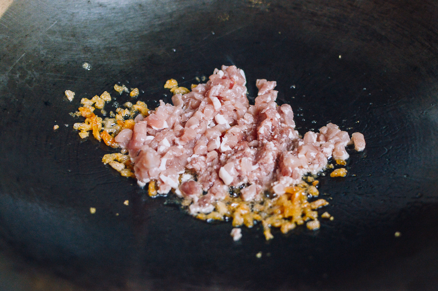 dried shrimp and pork cooking in wok, by jcghk.dfhdjkvfj.cf