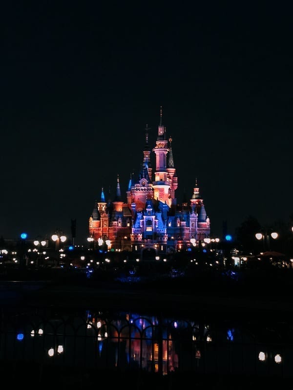 Shanghai Disneyland Resort by jcghk.dfhdjkvfj.cf