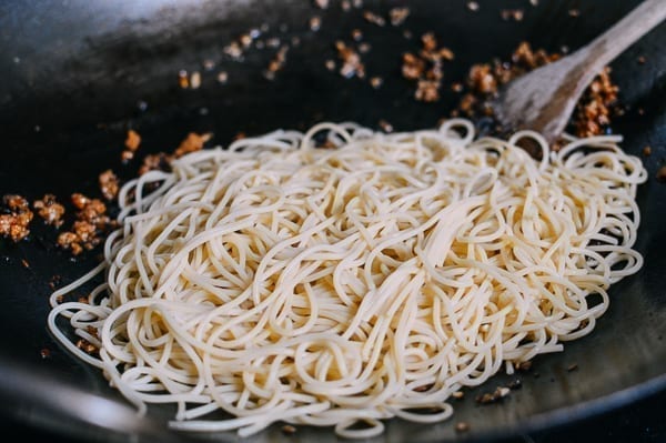 Spicy Crispy Pork Noodles, by jcghk.dfhdjkvfj.cf