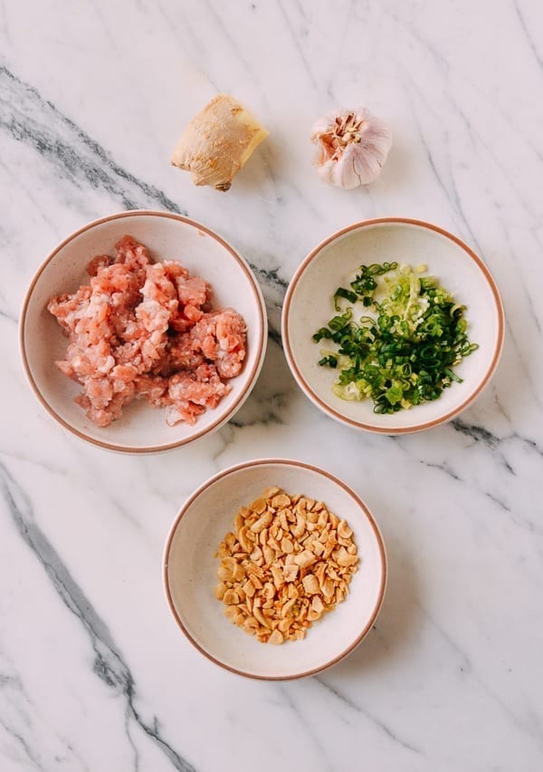 Spicy Crispy Pork Noodles, by jcghk.dfhdjkvfj.cf