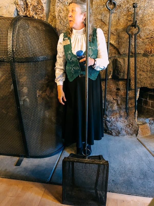 Old Faithful Inn Tour Guide, jcghk.dfhdjkvfj.cf