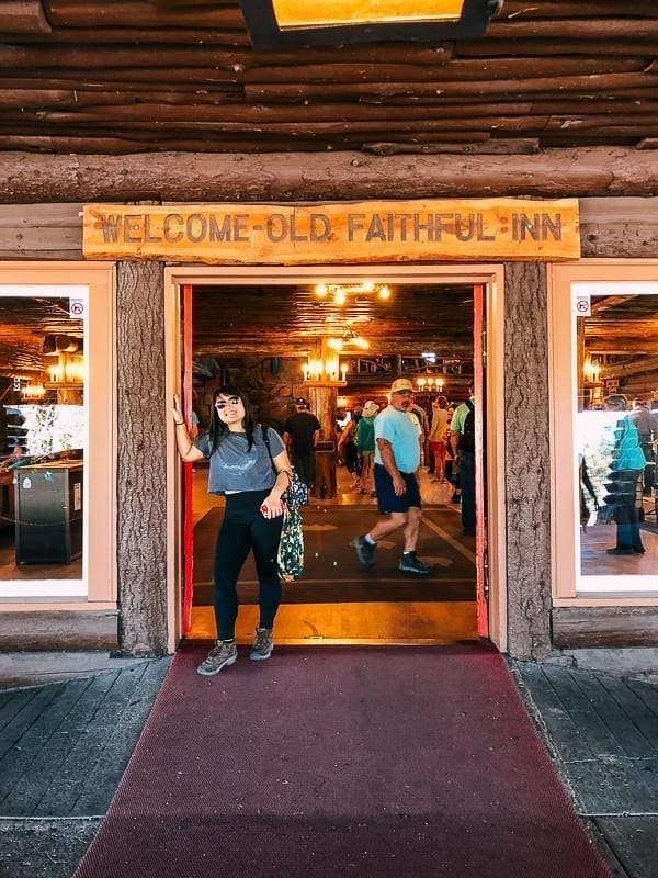 Old Faithful Inn Entrance, jcghk.dfhdjkvfj.cf