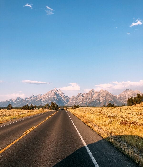 Driving into Grand Teton National Park, jcghk.dfhdjkvfj.cf