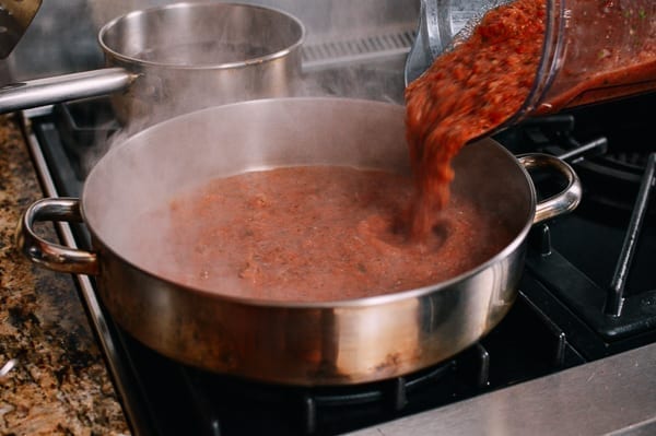 Pouring Salsa into Pan, jcghk.dfhdjkvfj.cf