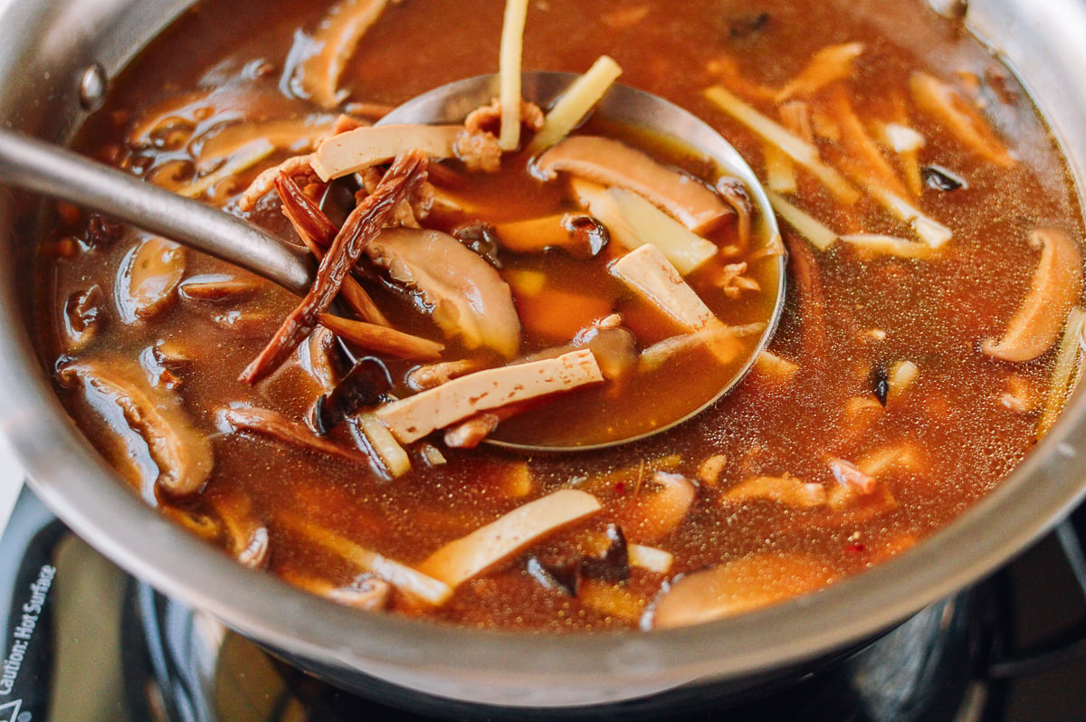 Making hot and sour soup, jcghk.dfhdjkvfj.cf