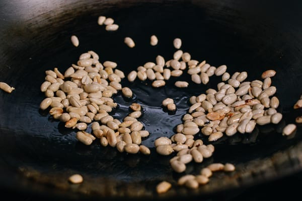 Wok roasting peanuts, jcghk.dfhdjkvfj.cf