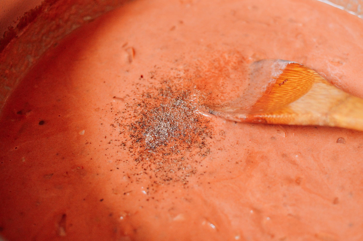 Pot of vodka sauce, jcghk.dfhdjkvfj.cf