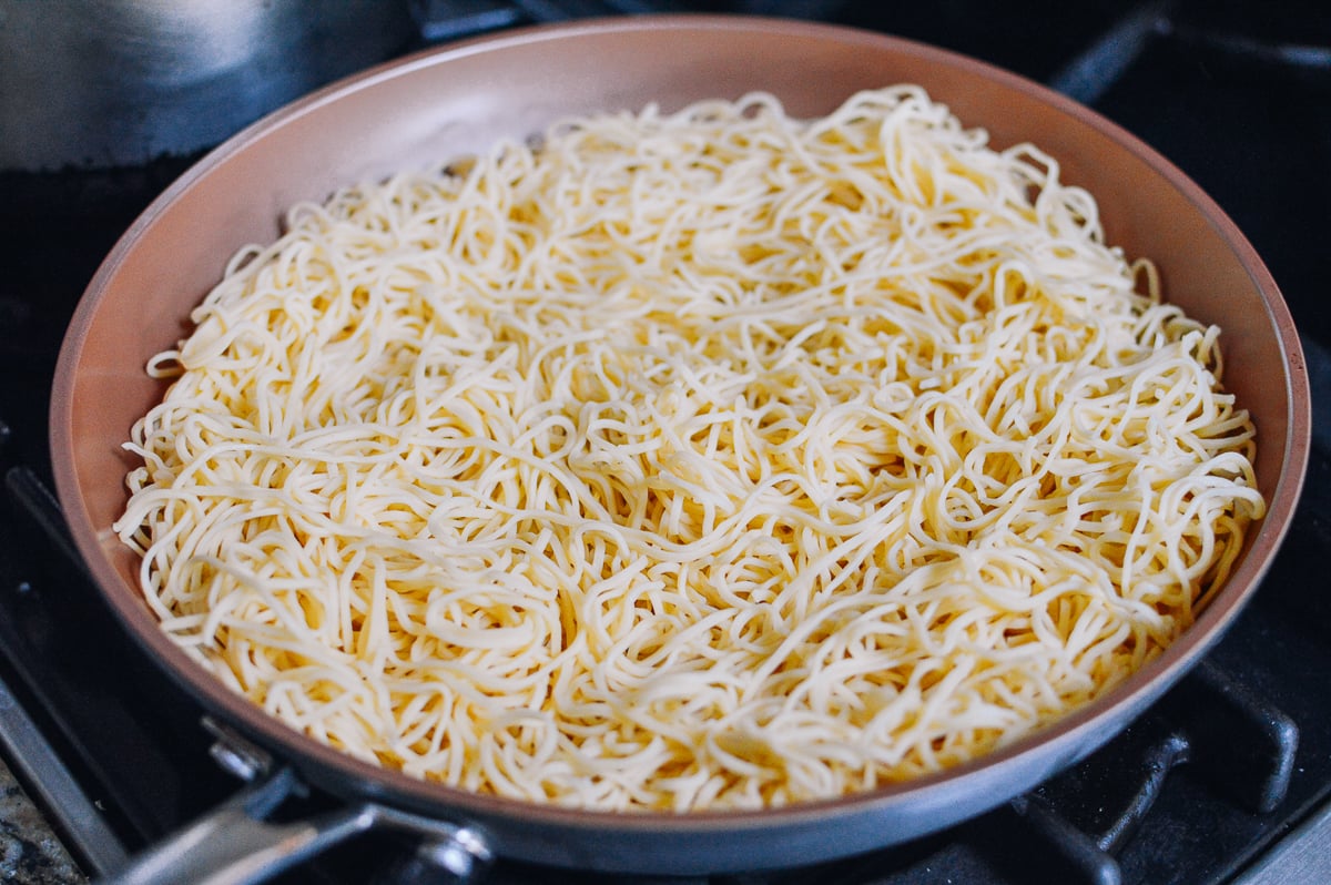 Pan-frying Hong Kong egg noodles, jcghk.dfhdjkvfj.cf