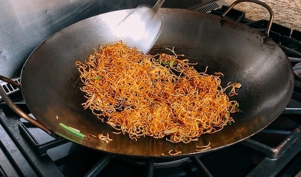 Soy Sauce Pan-fried Noodles in wok, jcghk.dfhdjkvfj.cf