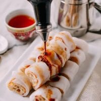 Drizzling sauce over zhaliang, jcghk.dfhdjkvfj.cf