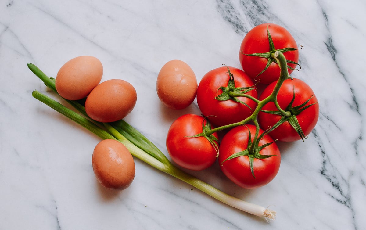Eggs, scallion, and tomatoes, jcghk.dfhdjkvfj.cf