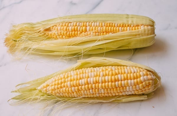 Two ears of bi-color sweet corn, jcghk.dfhdjkvfj.cf