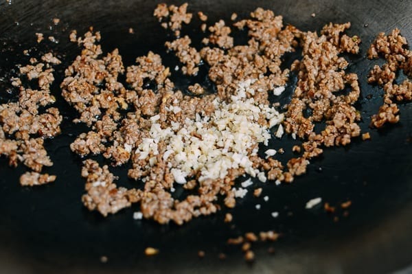 Adding garlic to pork, jcghk.dfhdjkvfj.cf