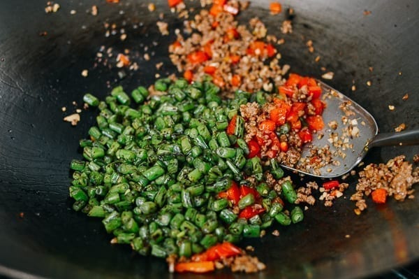 Adding green beans back to wok, jcghk.dfhdjkvfj.cf