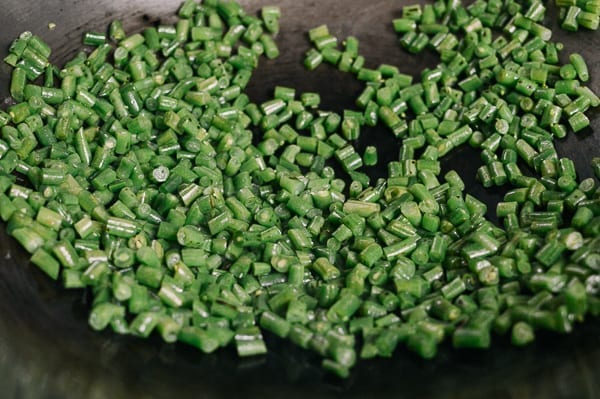 Chopped green beans in wok, jcghk.dfhdjkvfj.cf