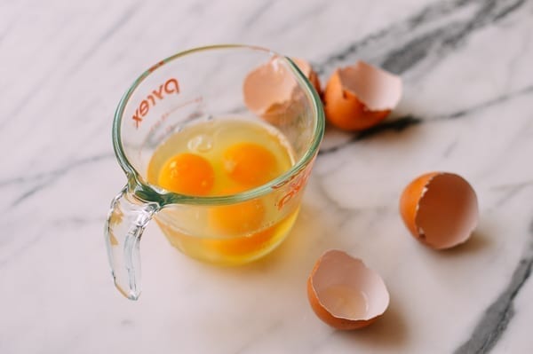3 eggs cracked into liquid measuring cup, jcghk.dfhdjkvfj.cf