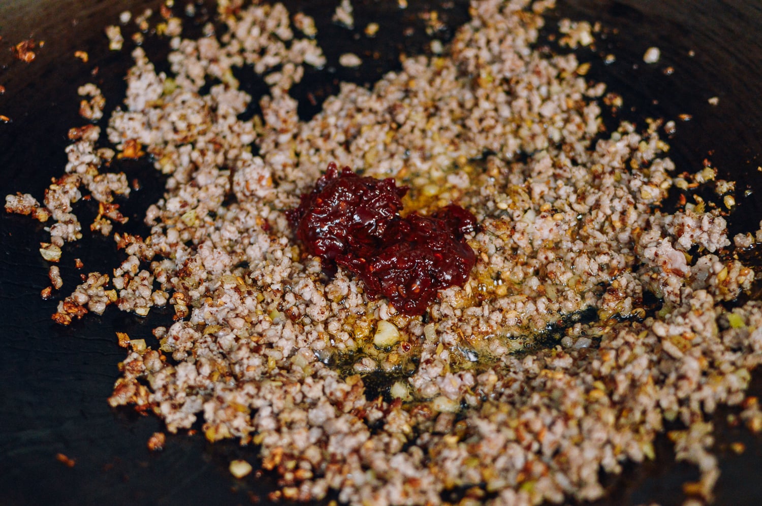 Adding Spicy Bean Sauce to Ground Pork, jcghk.dfhdjkvfj.cf