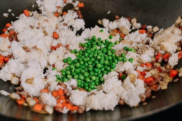 Adding peas to fried rice, jcghk.dfhdjkvfj.cf