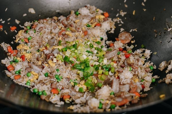 Adding scallions to fried rice, jcghk.dfhdjkvfj.cf