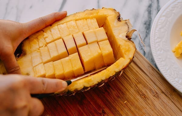 Removing pineapple chunks, jcghk.dfhdjkvfj.cf