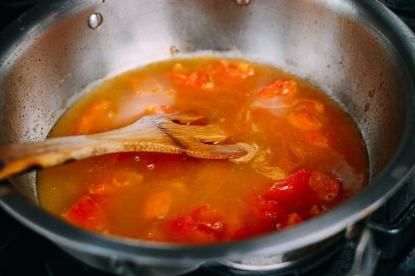Tomatoes, stock, and seasonings in pot, jcghk.dfhdjkvfj.cf