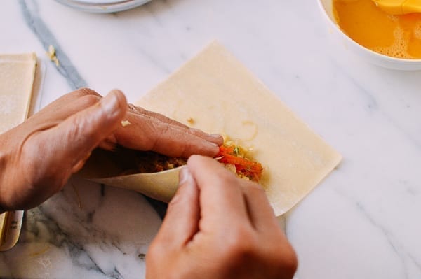 Wrapping egg roll, jcghk.dfhdjkvfj.cf