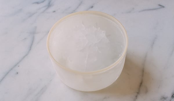 Frozen ice in container, jcghk.dfhdjkvfj.cf