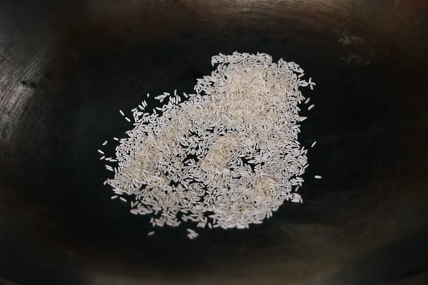Toasting jasmine rice in wok, jcghk.dfhdjkvfj.cf