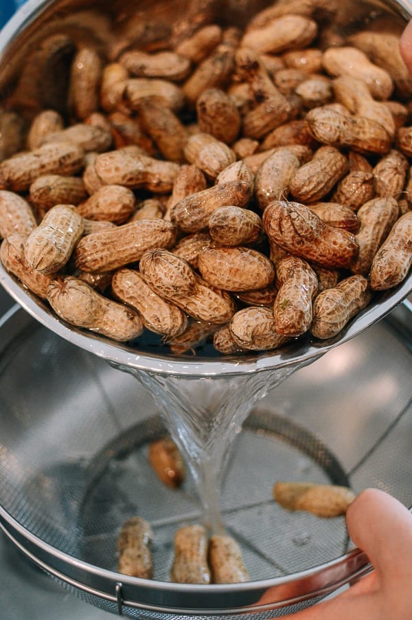 Washing fresh raw peanuts, jcghk.dfhdjkvfj.cf
