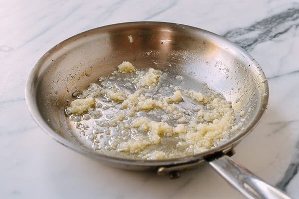 Garlic lightly fried in oil, jcghk.dfhdjkvfj.cf