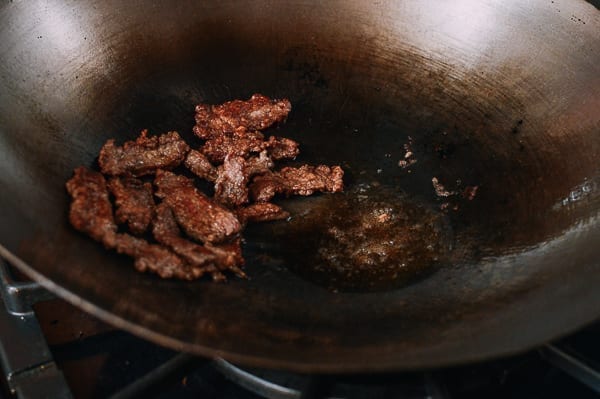 Draining beef in wok, jcghk.dfhdjkvfj.cf