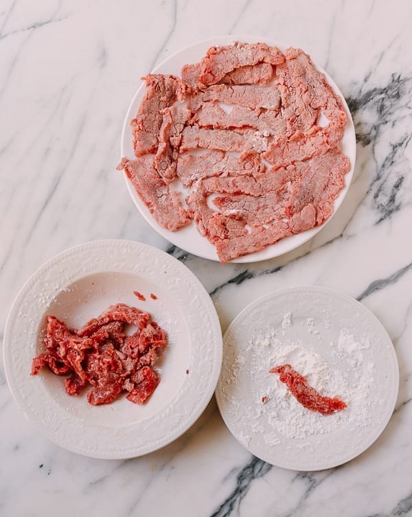 Marinating and dredging beef in cornstarch, jcghk.dfhdjkvfj.cf