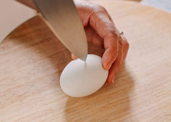 Cutting open a salted duck egg, jcghk.dfhdjkvfj.cf