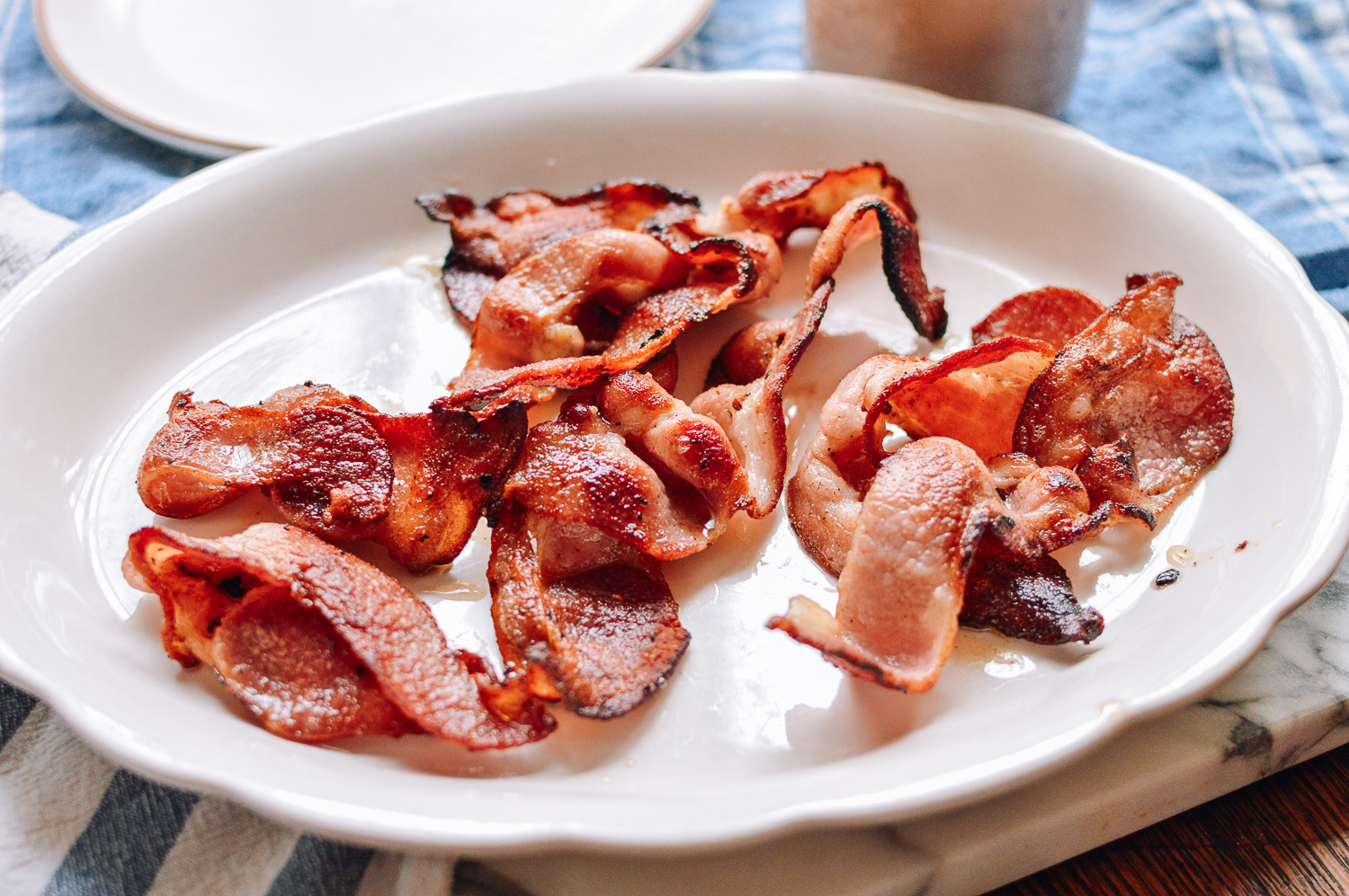 Cooked bacon on a plate, jcghk.dfhdjkvfj.cf