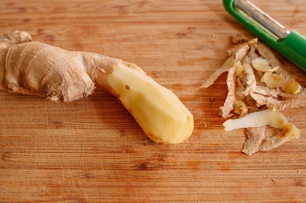 Peeling ginger, jcghk.dfhdjkvfj.cf