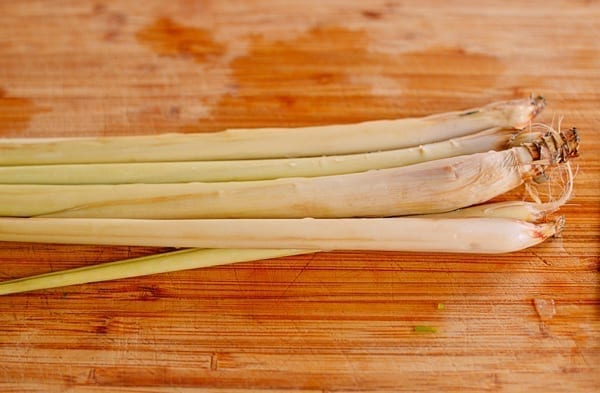 Lemongrass on cutting board, jcghk.dfhdjkvfj.cf