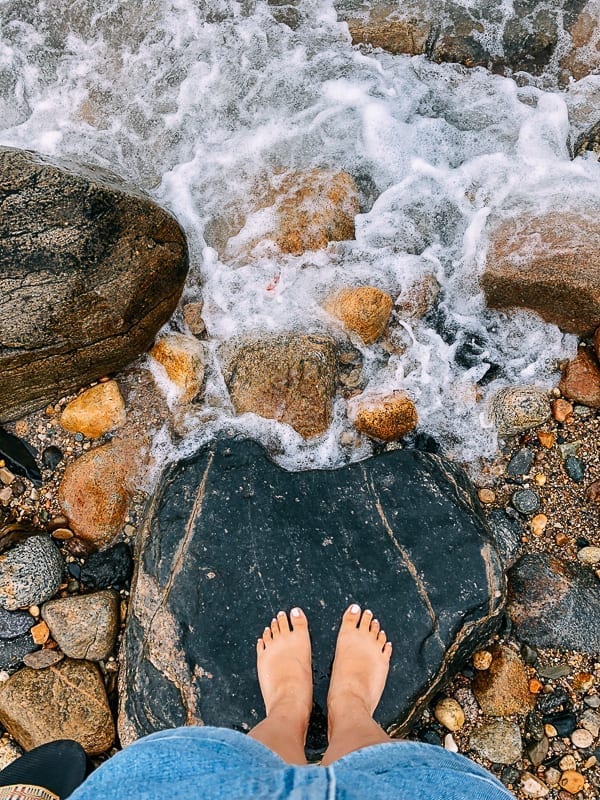 Feet on a Rocky Beach, jcghk.dfhdjkvfj.cf