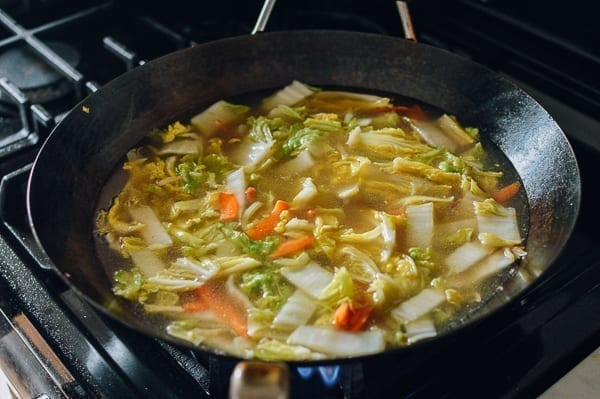 Adding chicken stock and water to make soup, jcghk.dfhdjkvfj.cf