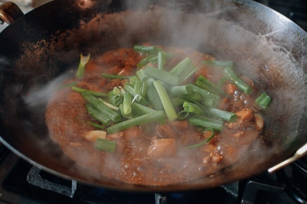 Adding green parts of the scallions, jcghk.dfhdjkvfj.cf
